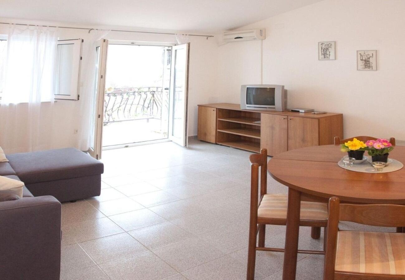 Apartments Filip Trogir Bagian luar foto
