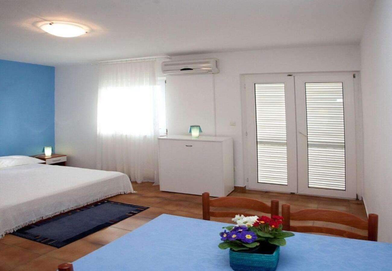 Apartments Filip Trogir Bagian luar foto