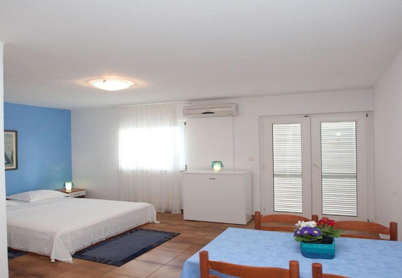 Apartments Filip Trogir Bagian luar foto