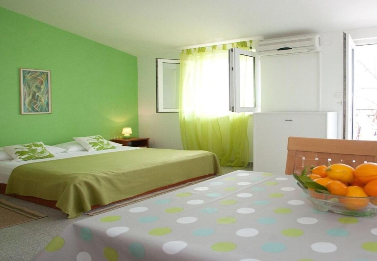 Apartments Filip Trogir Bagian luar foto