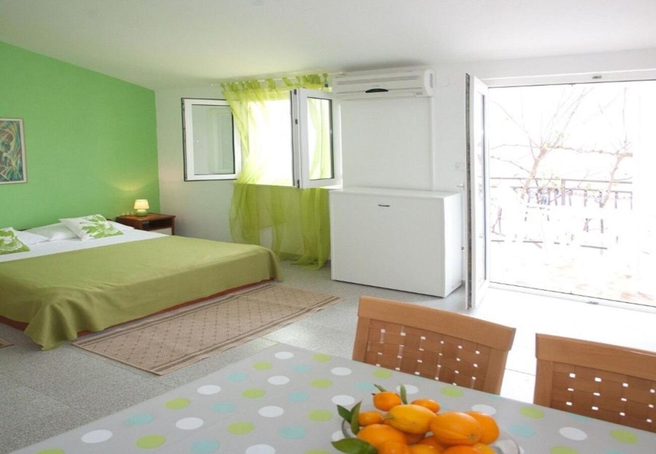 Apartments Filip Trogir Bagian luar foto