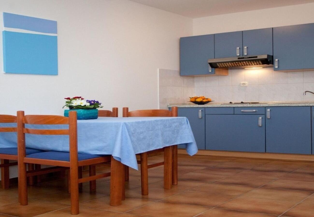 Apartments Filip Trogir Bagian luar foto