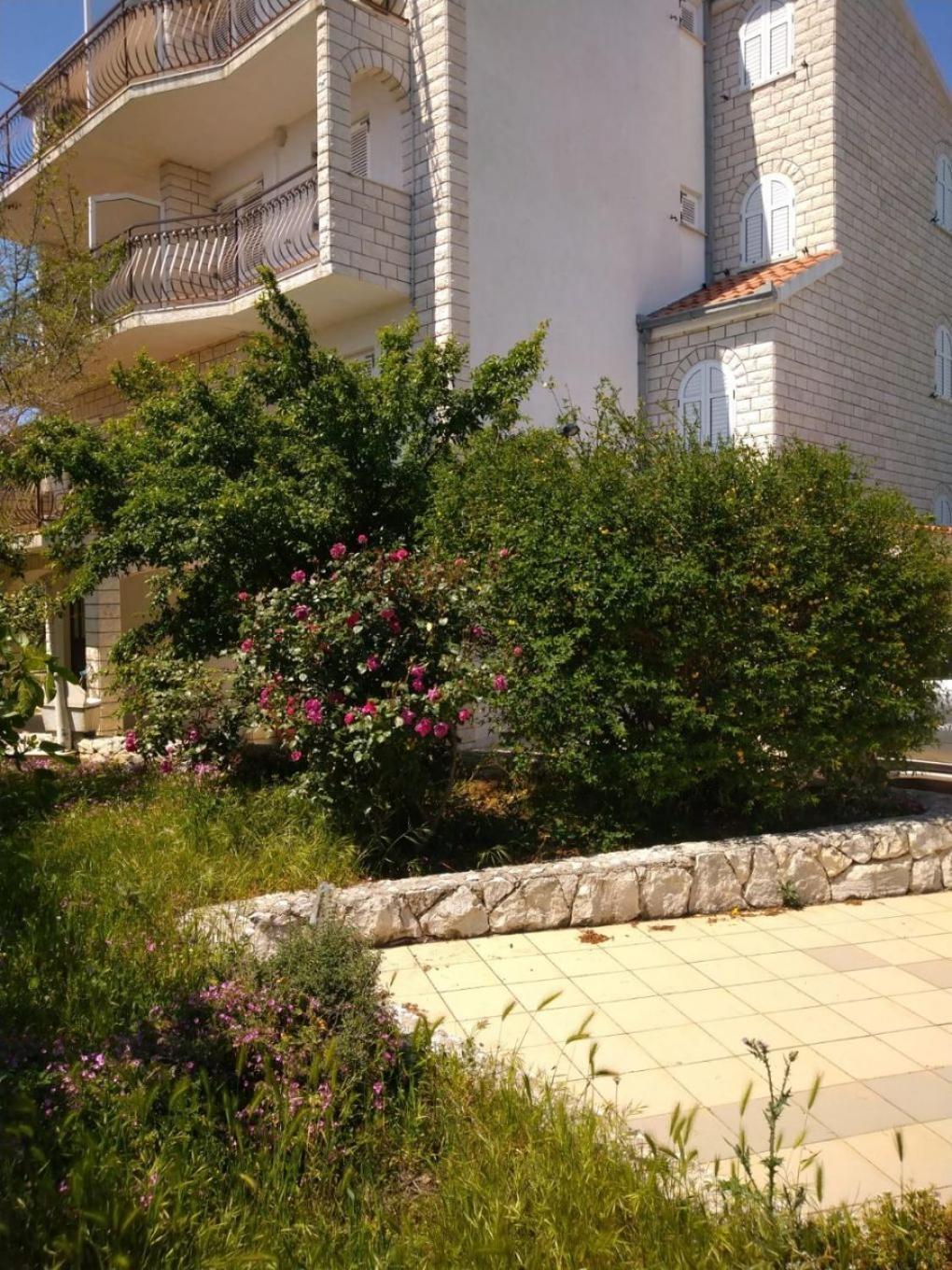 Apartments Filip Trogir Bagian luar foto